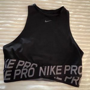 Nike brand workout top size L
